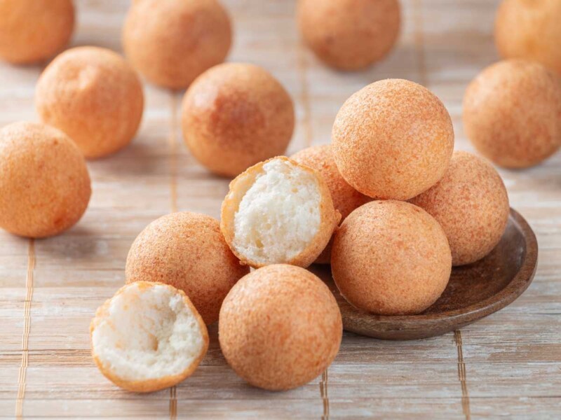Buñuelos colombianos de queso