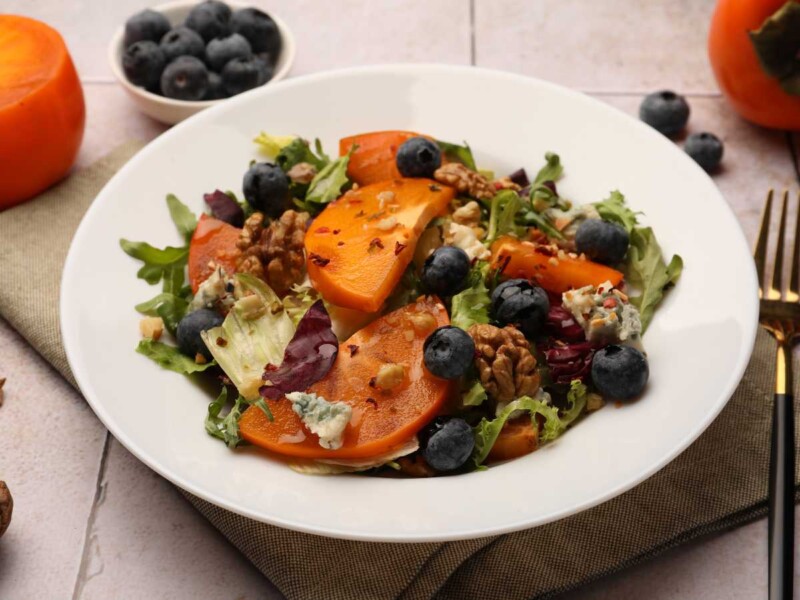 Ensalada otoñal con caqui