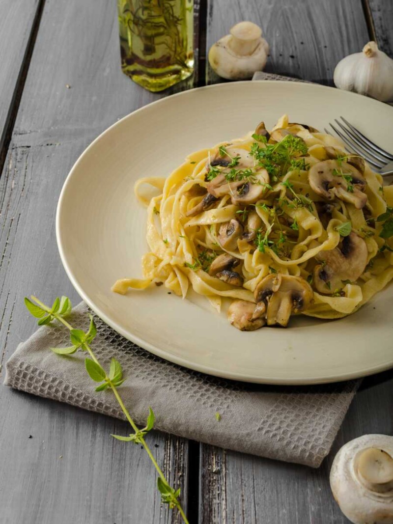 Fettuccine con champiñones