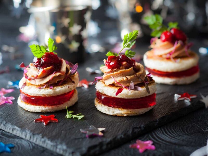 aperitivos elegantes con pan de molde