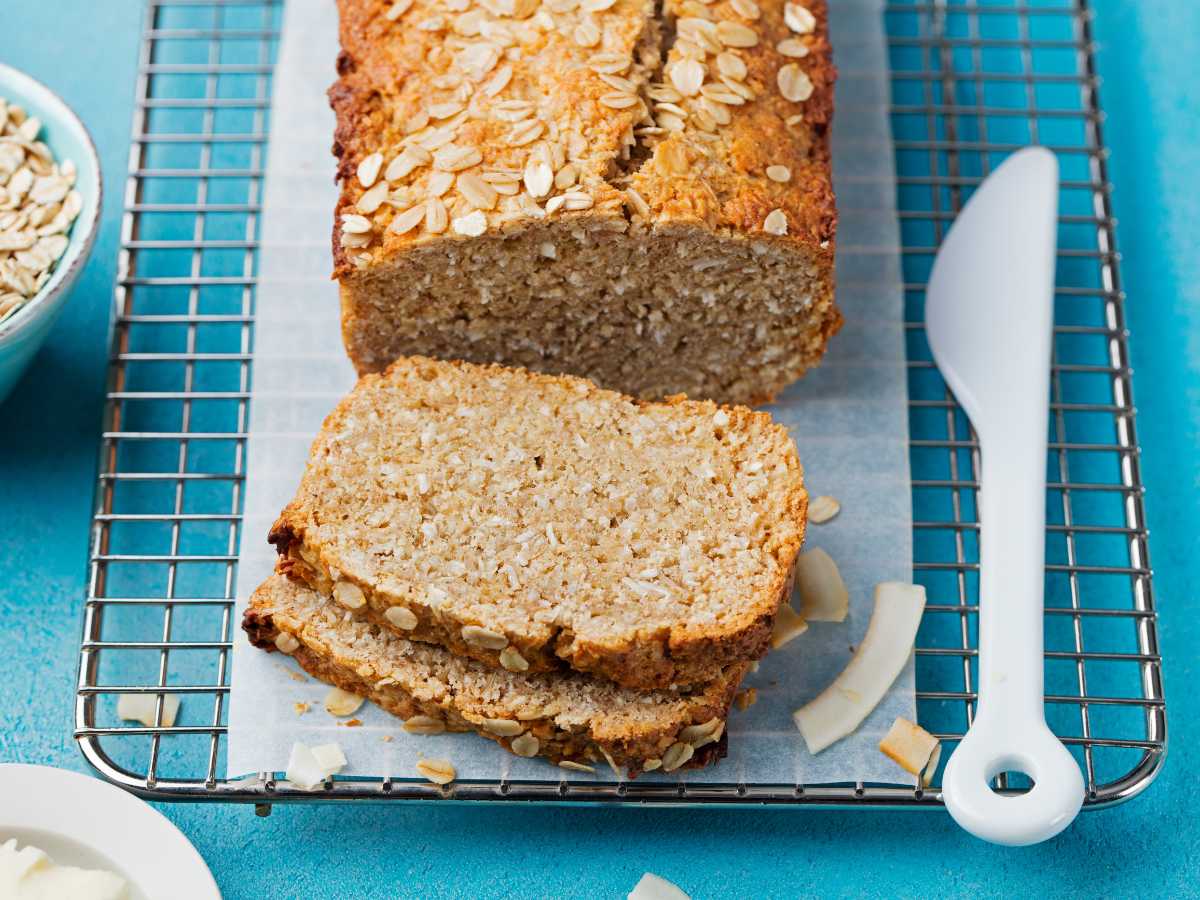 Bizcocho con harina de avena y coco (receta fitness)