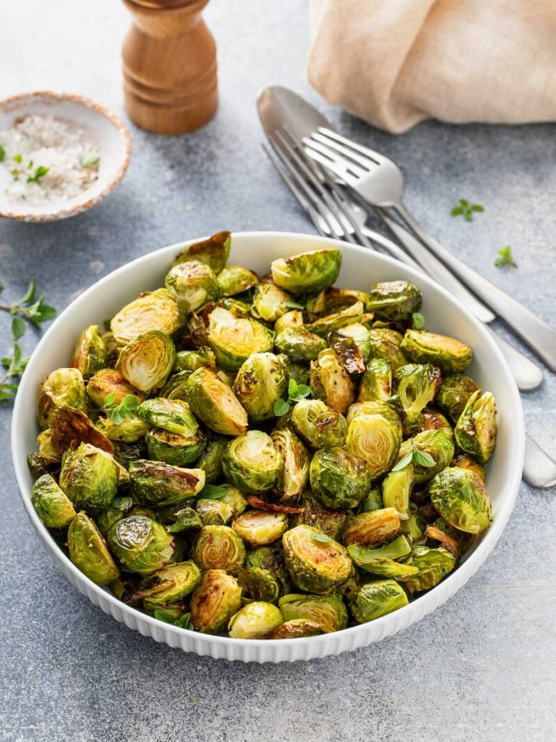 cocinar coles de bruselas en freidora de aire