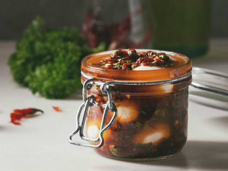 Aperitivos con huevos de codorniz