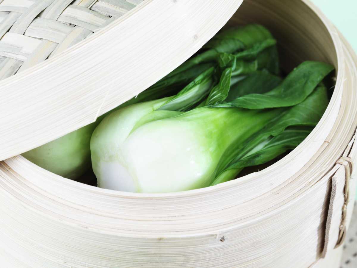 pak choi al vapor Pak choi salteado con sésamo y salsa de soja