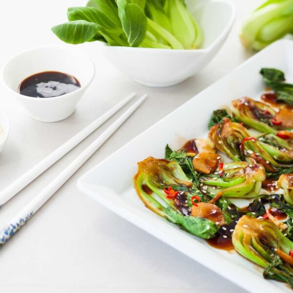 Pak choi o bok choi salteado