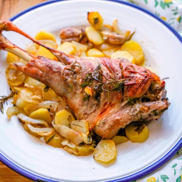 paletilla de cordero al horno con patatas panaderas