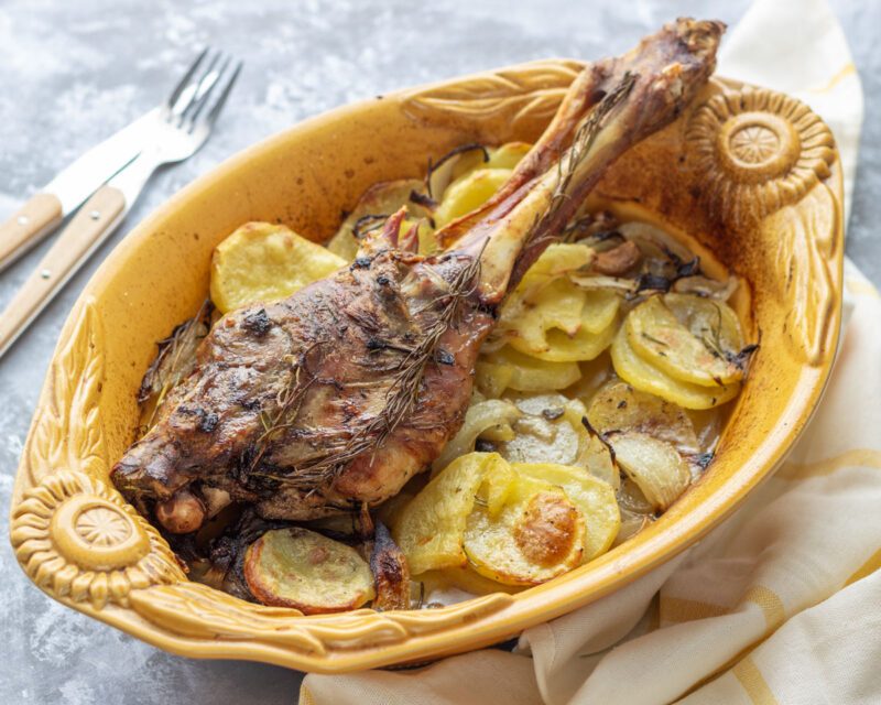 paletilla de cordero al horno con patatas