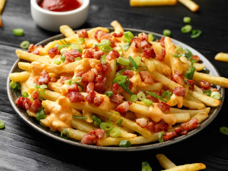 patatas fritas con salsa de queso Salsa de queso Cheddar fácil Patatas fritas con salsa de queso