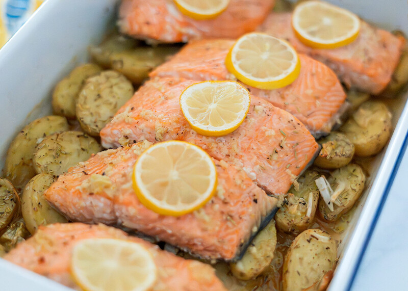 Salmón al horno con limón y miel