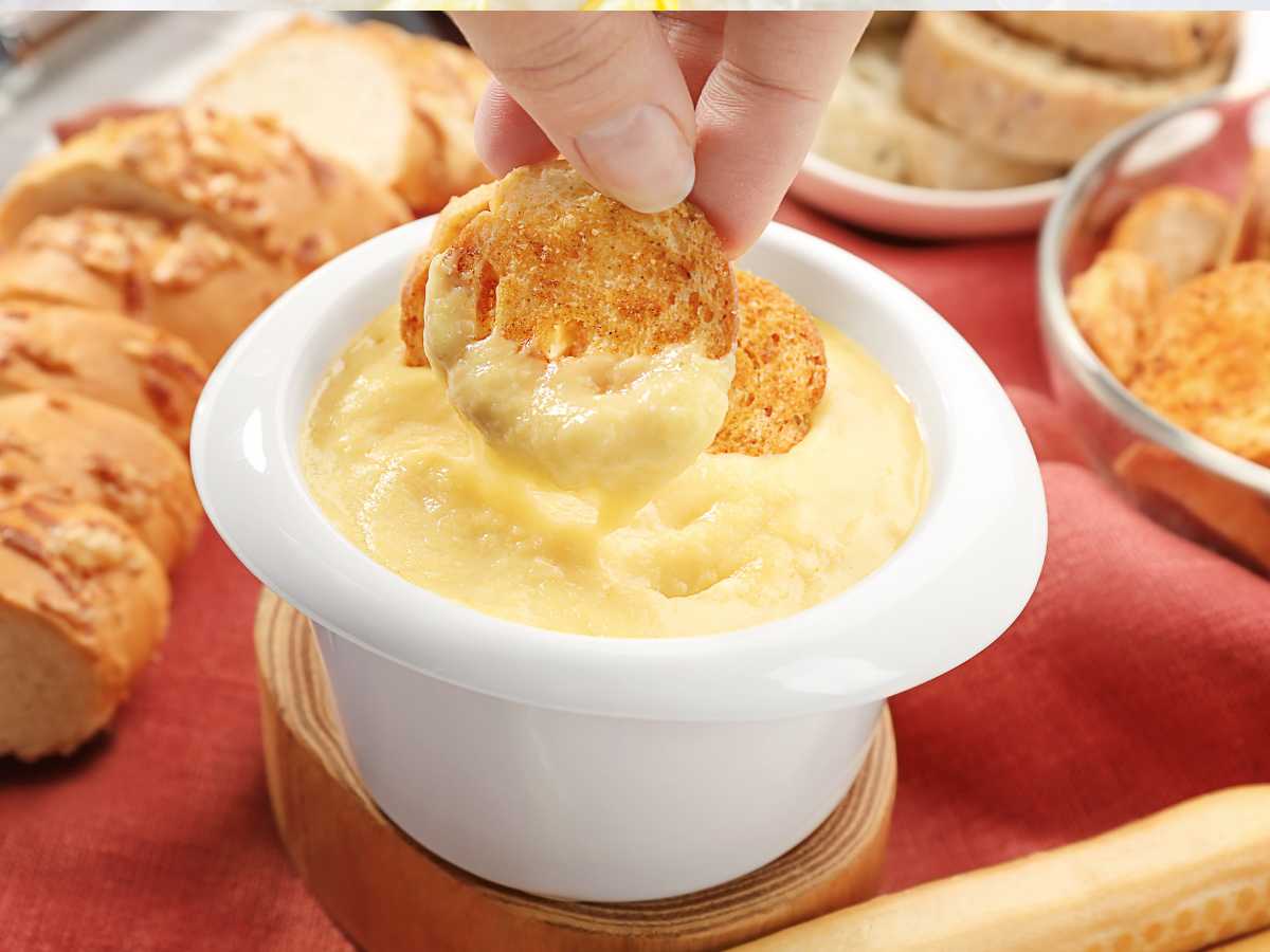 Cómo hacer salsa de queso fácil