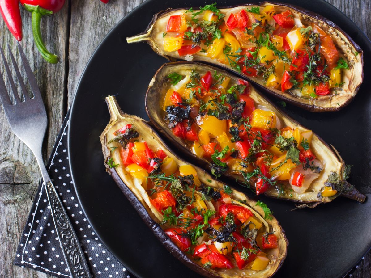 Berenjenas rellenas de verduras, al horno o en freidora de aire