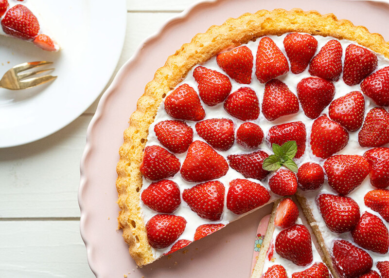 Bizcocho de fresas con crema de queso mascarpone