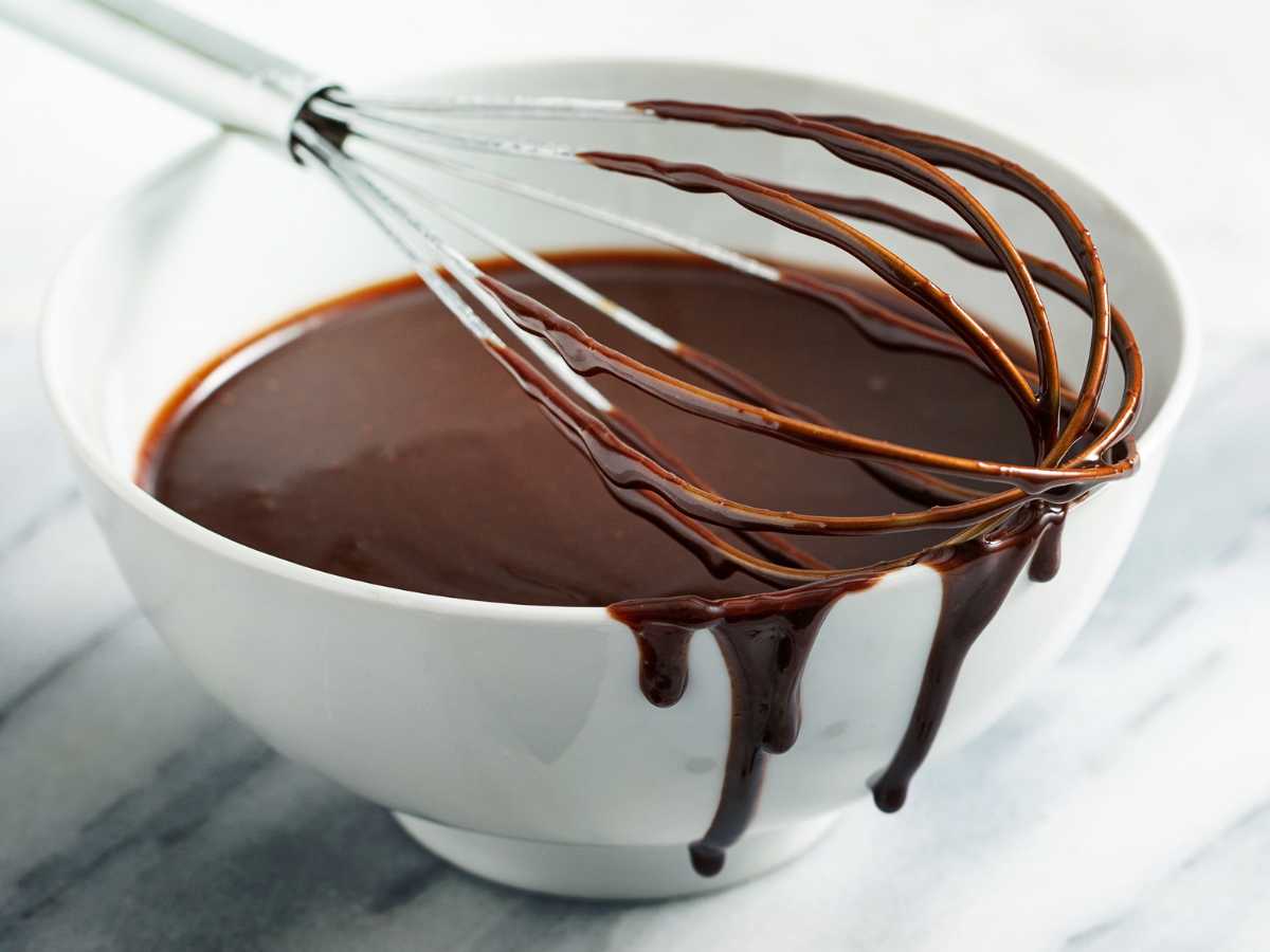 Cómo fundir chocolate en microondas, al baño María, horno, y airfryer