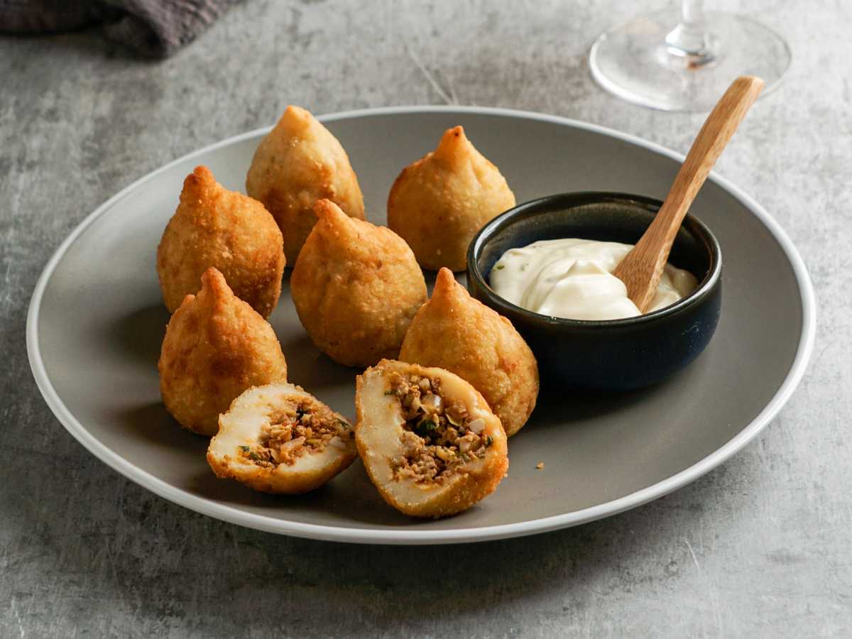 Coxinhas de pollo, las famosas croquetas brasileñas