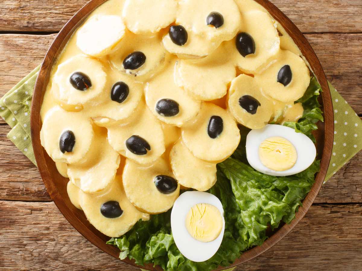 Papa a la huancaína peruana tradicional