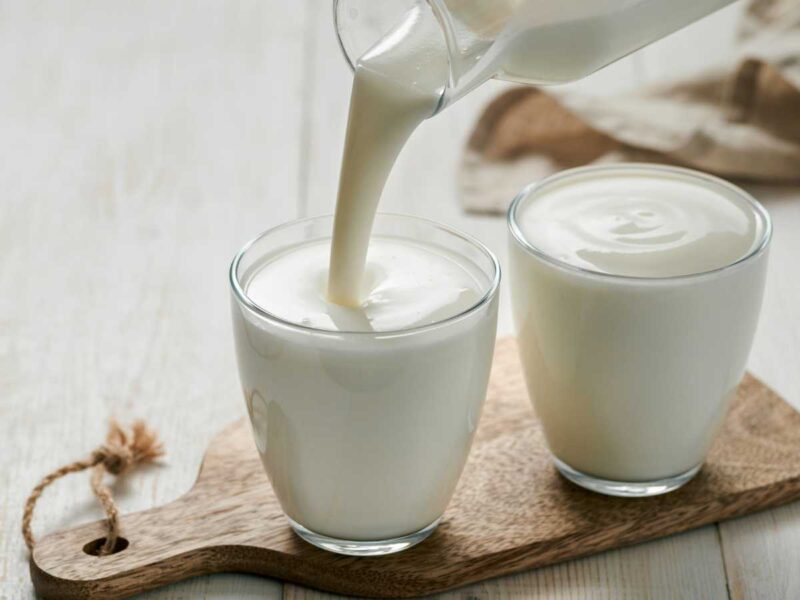 kefir Estos 3 yogures con probióticos sí ayudan a tu flora intestinal (el resto, no tanto) kéfir natural