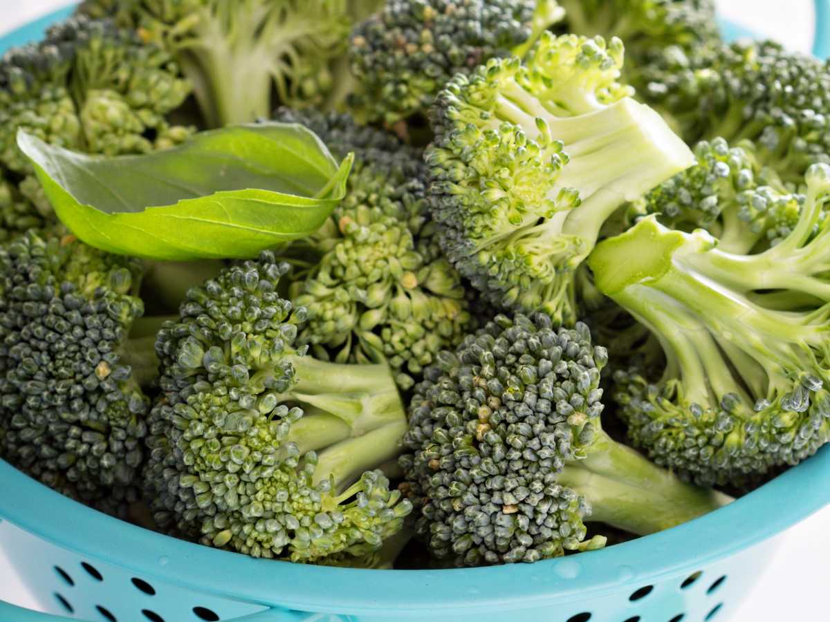 La receta viral de brócoli en freidora de aire que está haciendo que todo el mundo repita