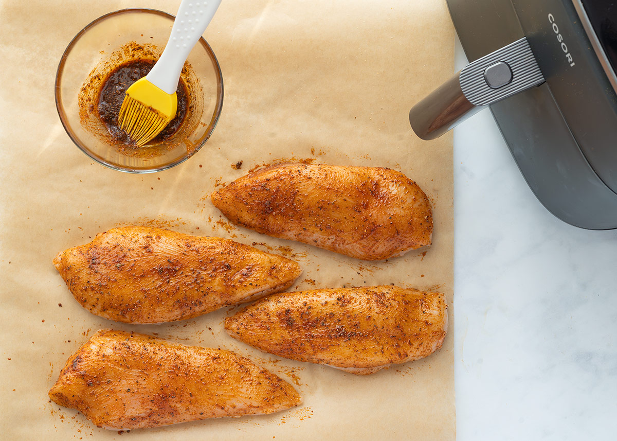 pechuga pollo marinada 02000 Pechugas de pollo jugosas en la freidora de aire