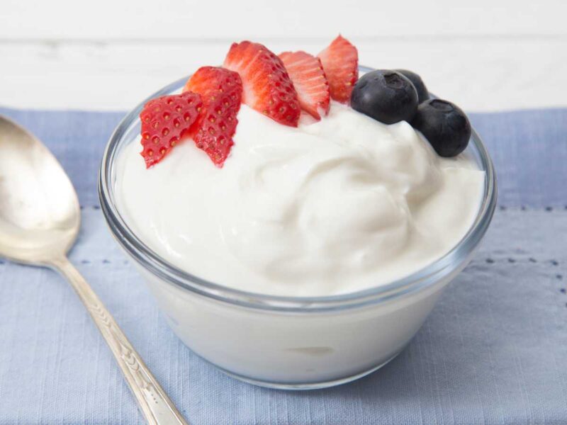 yogur griego Estos 3 yogures con probióticos sí ayudan a tu flora intestinal (el resto, no tanto) yogur griego