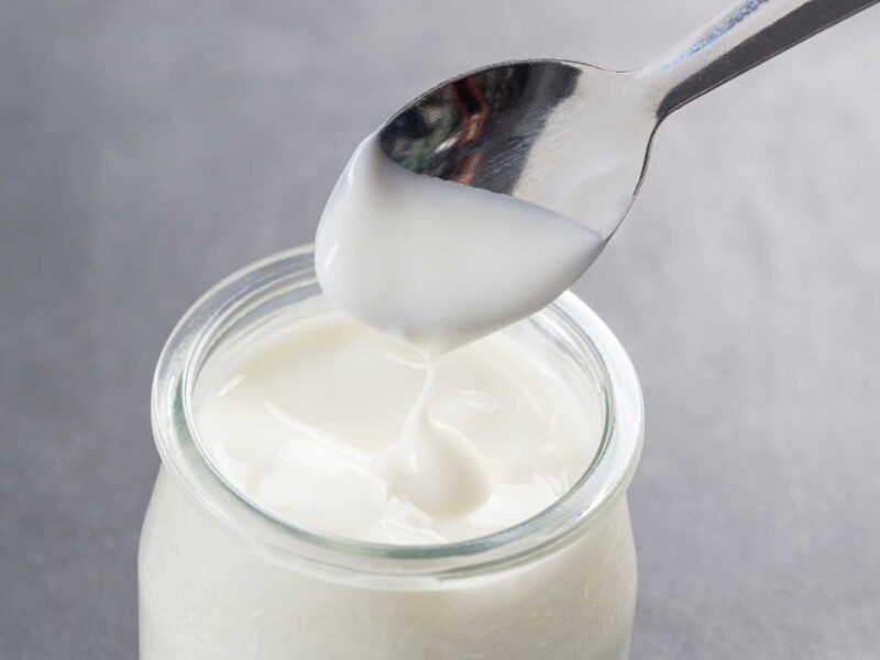 yogur natural Estos 3 yogures con probióticos sí ayudan a tu flora intestinal (el resto, no tanto) yogur natural