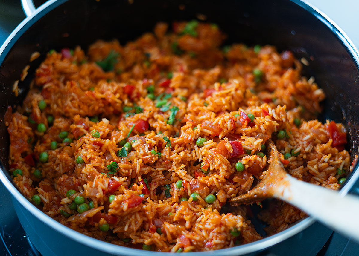 arroz pimientos guisantes perejil 01289 Arroz con pimientos al estilo Djuvec