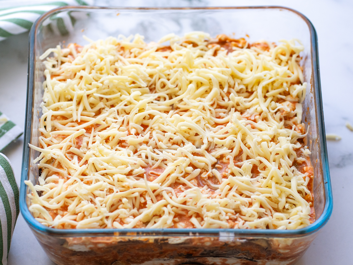 lasana de berenjenas con queso rallado Lasaña de berenjenas en freidora de aire
