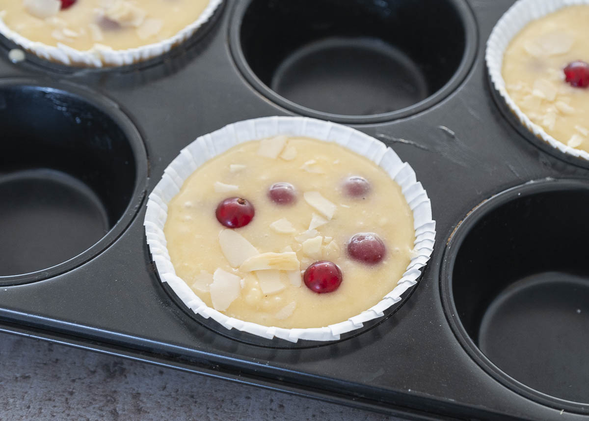 masa muffins grosellas almendras 06927 Muffins de grosellas rojas y almendras