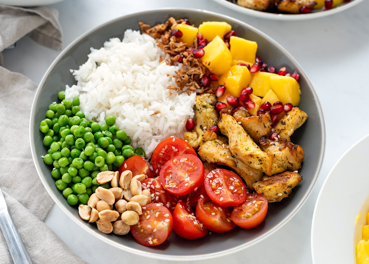 pollo poke bowl mango granada 02471 Poke Bowl de pollo y mango pollo poke bowl mango granada 02471 Poke Bowl de pollo y mango