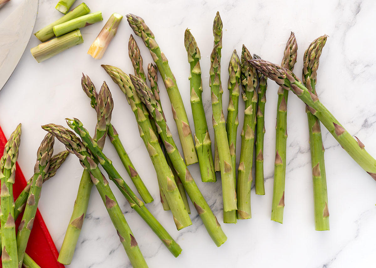 Espárragos verdes en airfryer (¡Crujientes en 10 minutos!) Espárragos verdes en airfryer (¡Crujientes en 10 minutos!)
