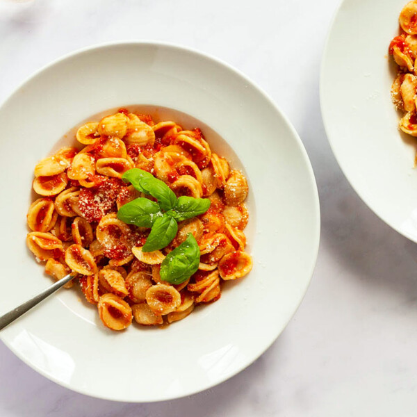 Orecchiette con salsa de tomate casera