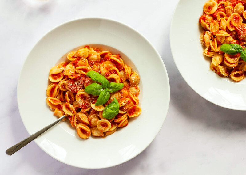 Orecchiette con salsa de tomate casera