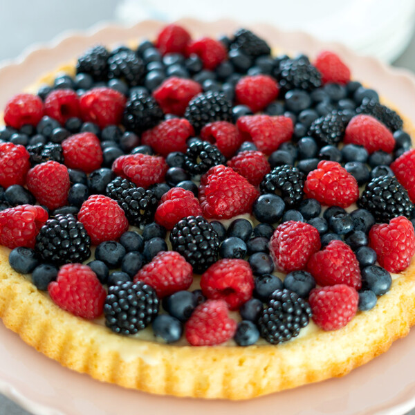 Tarta de frutos rojos con crema pastelera